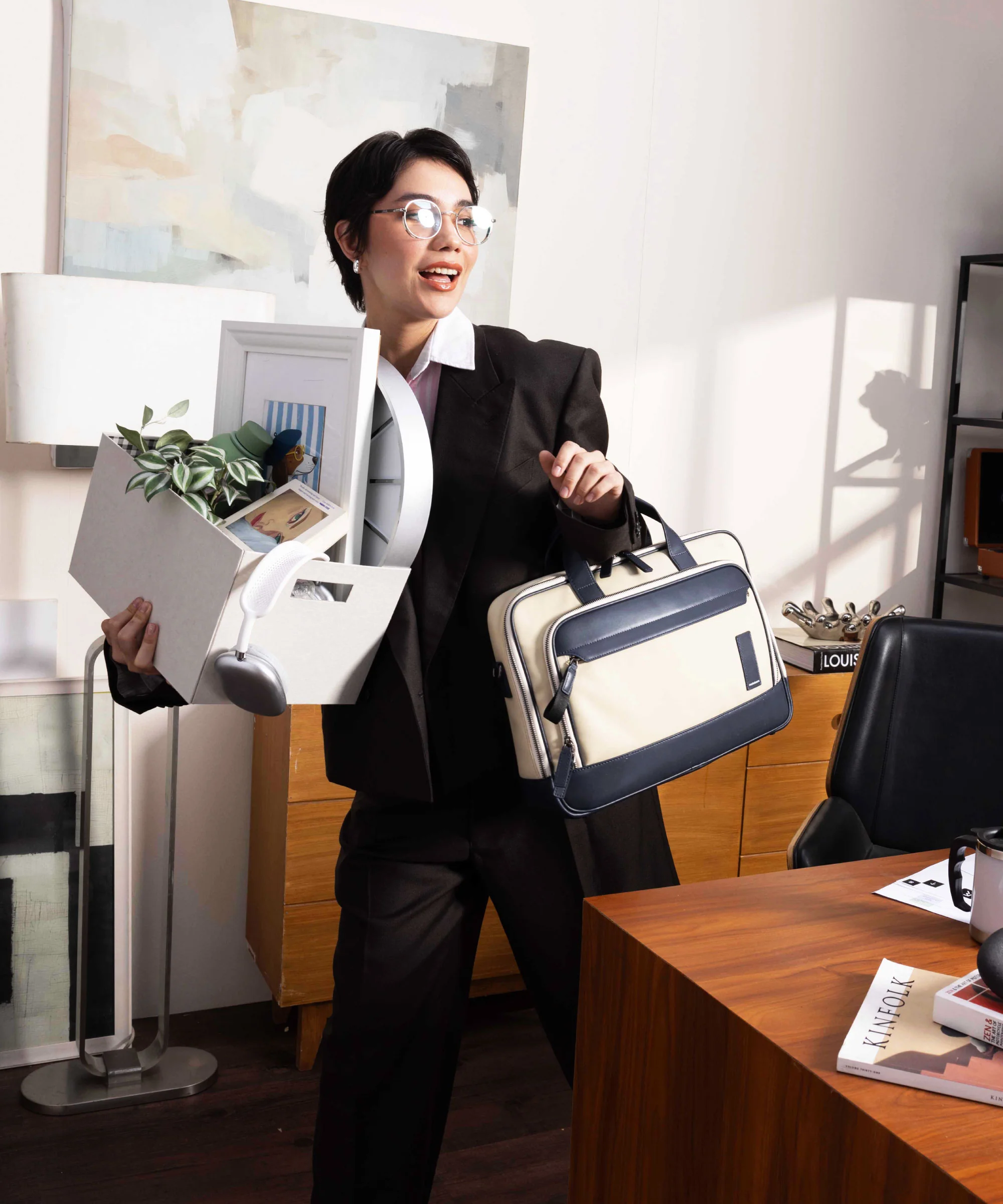 The Bass Briefcase - Image 17
